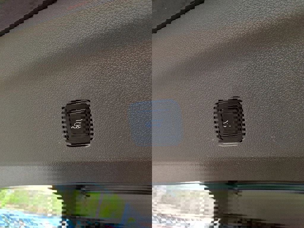 Used 2023 GMC Yukon XL Denali w/ LPO, Floor Liner Package AWD/4WD image 29