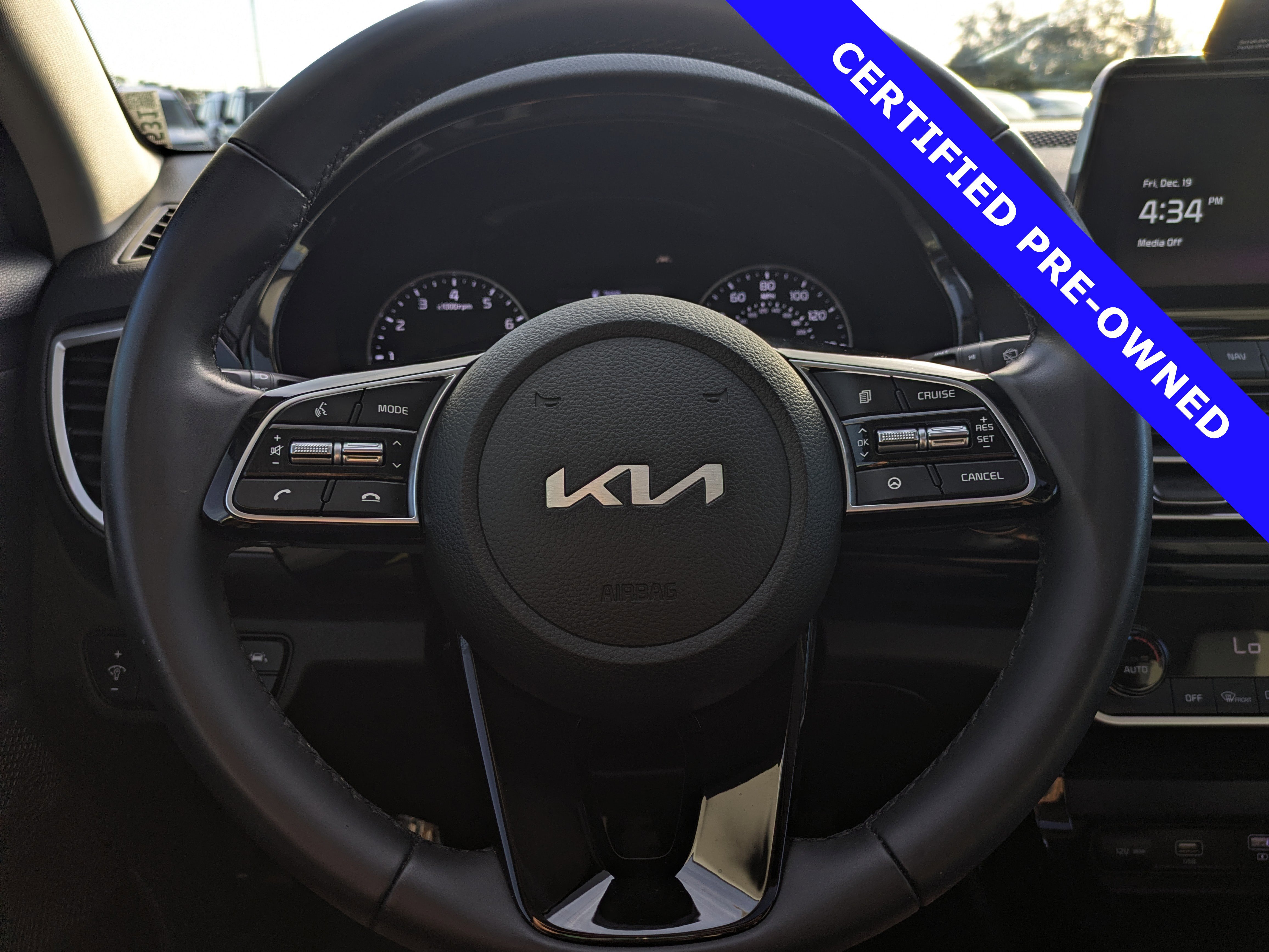 Used 2022 Kia Seltos EX image 27