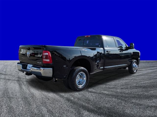 Used 2024 RAM 3500 Tradesman w/ Chrome Appearance Group AWD/4WD image 4