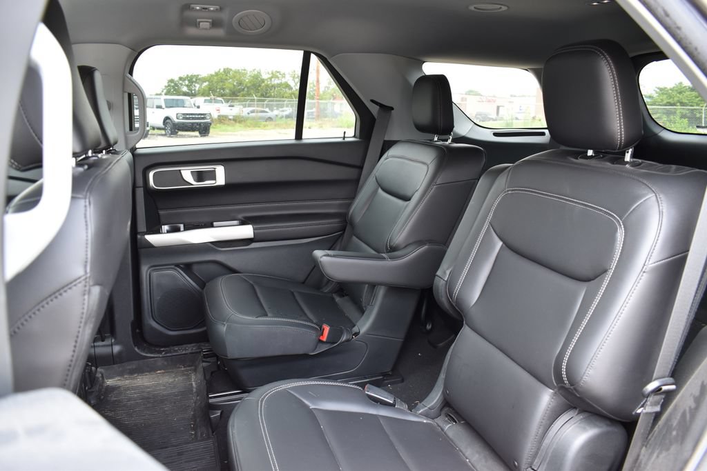 Certified 2023 Ford Explorer XLT w/ Equipment Group 202A AWD/4WD image 7