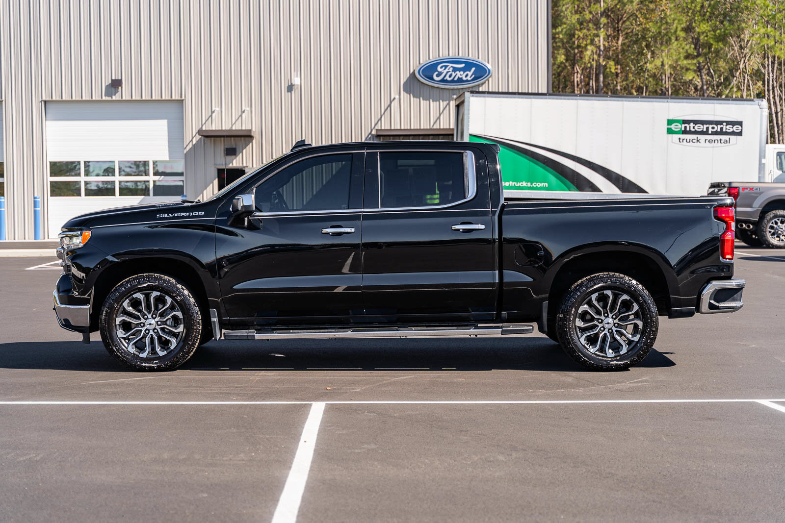 Used 2022 Chevrolet Silverado 1500 LTZ w/ Max Trailering Package RWD image 4