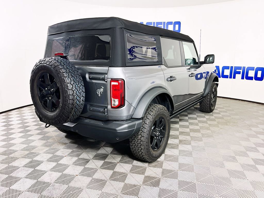 Certified 2024 Ford Bronco Black Diamond image 3