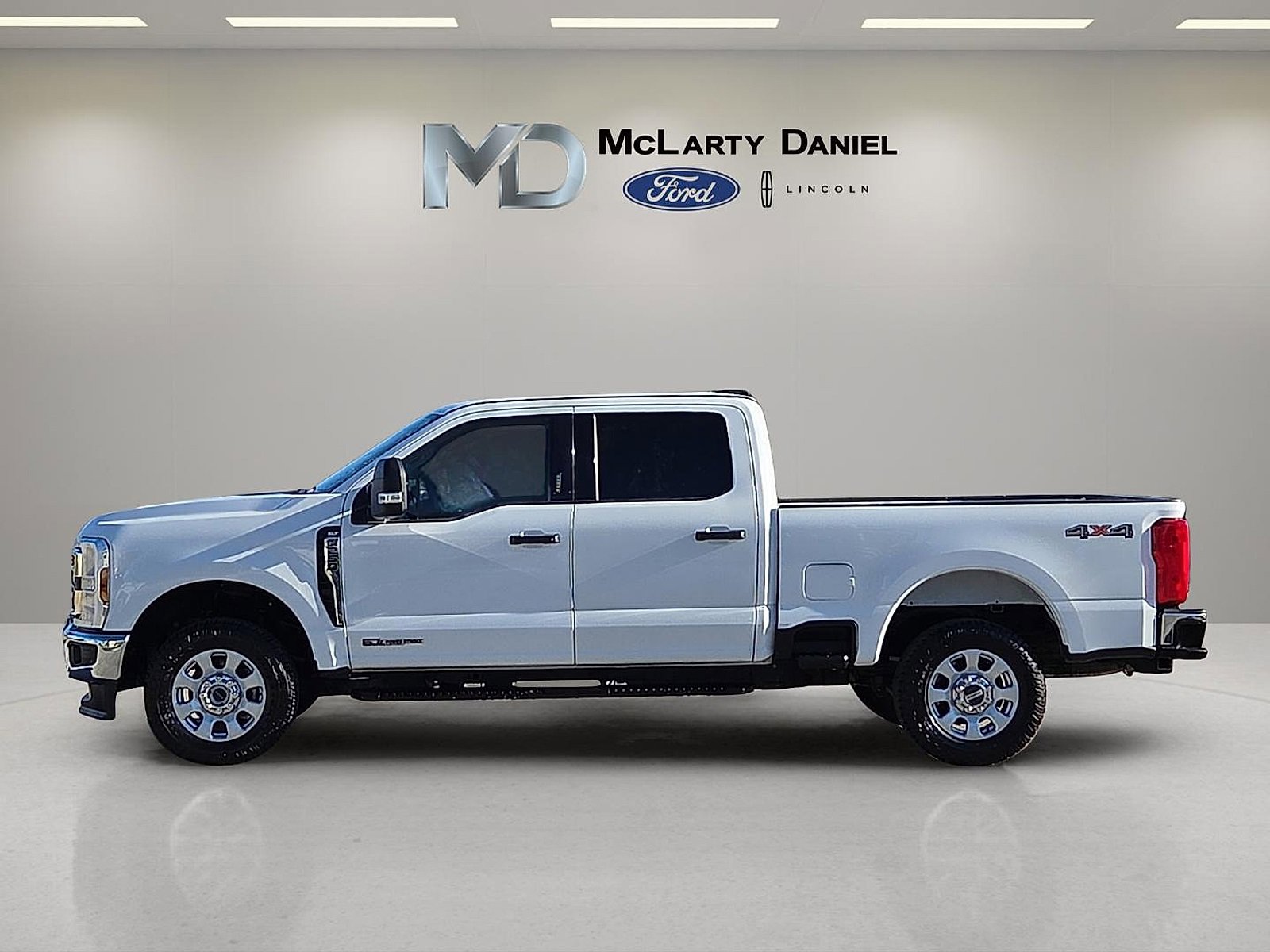 Certified 2024 Ford F250 XLT image 3