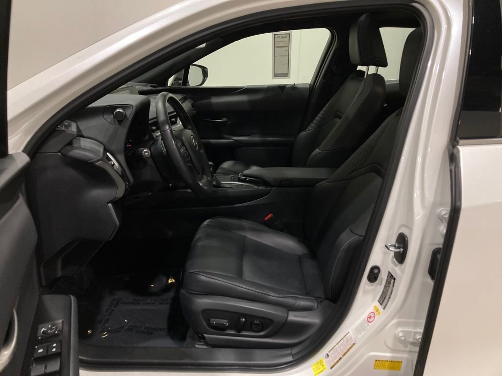 Used 2019 Lexus UX 200 image 23