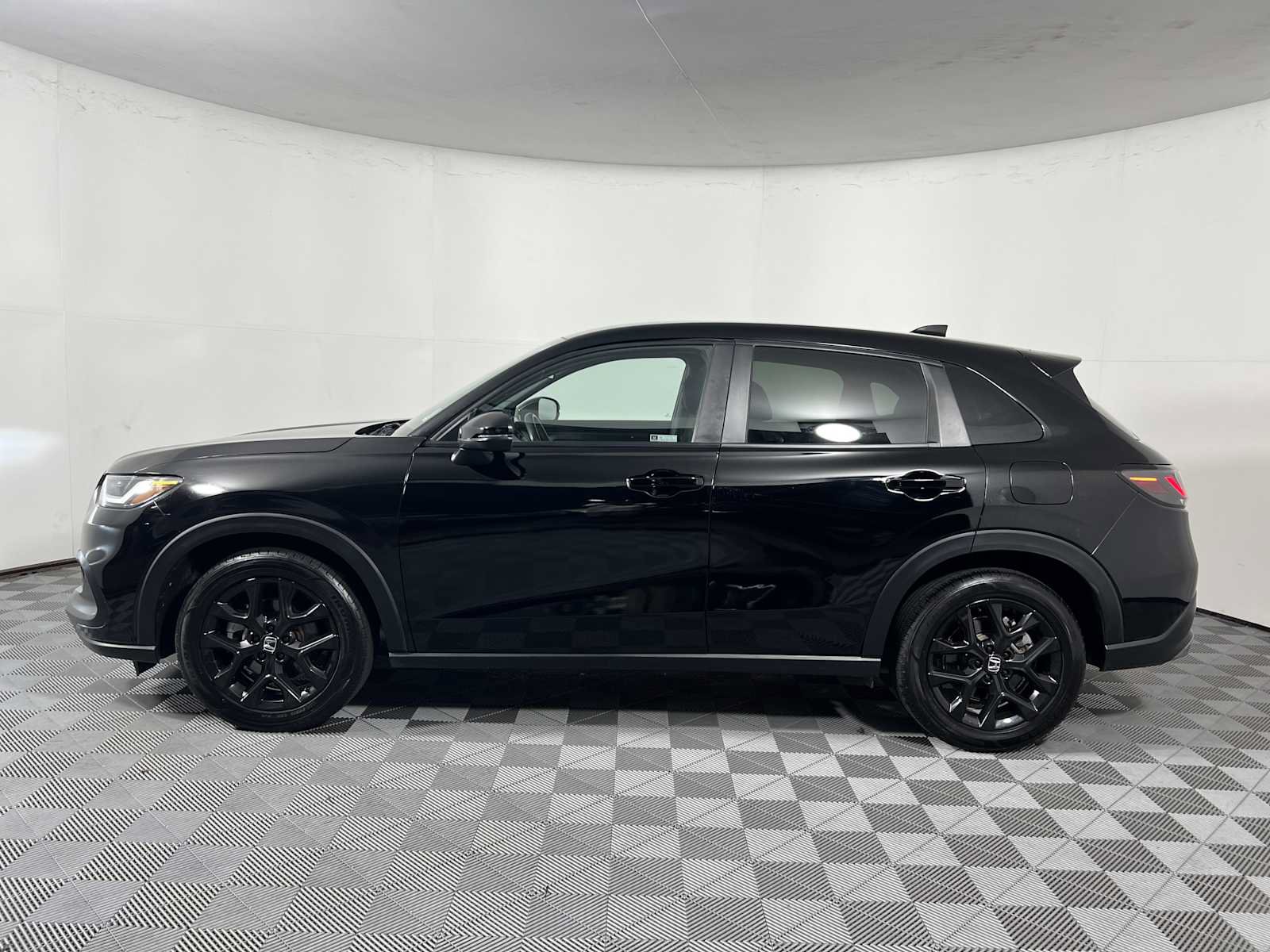 Used 2023 Honda HR-V Sport image 6