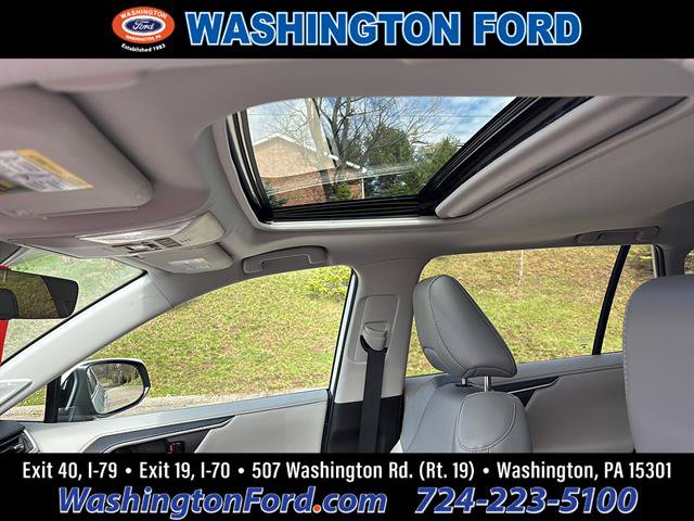 Used 2022 Toyota RAV4 Limited AWD/4WD image 15
