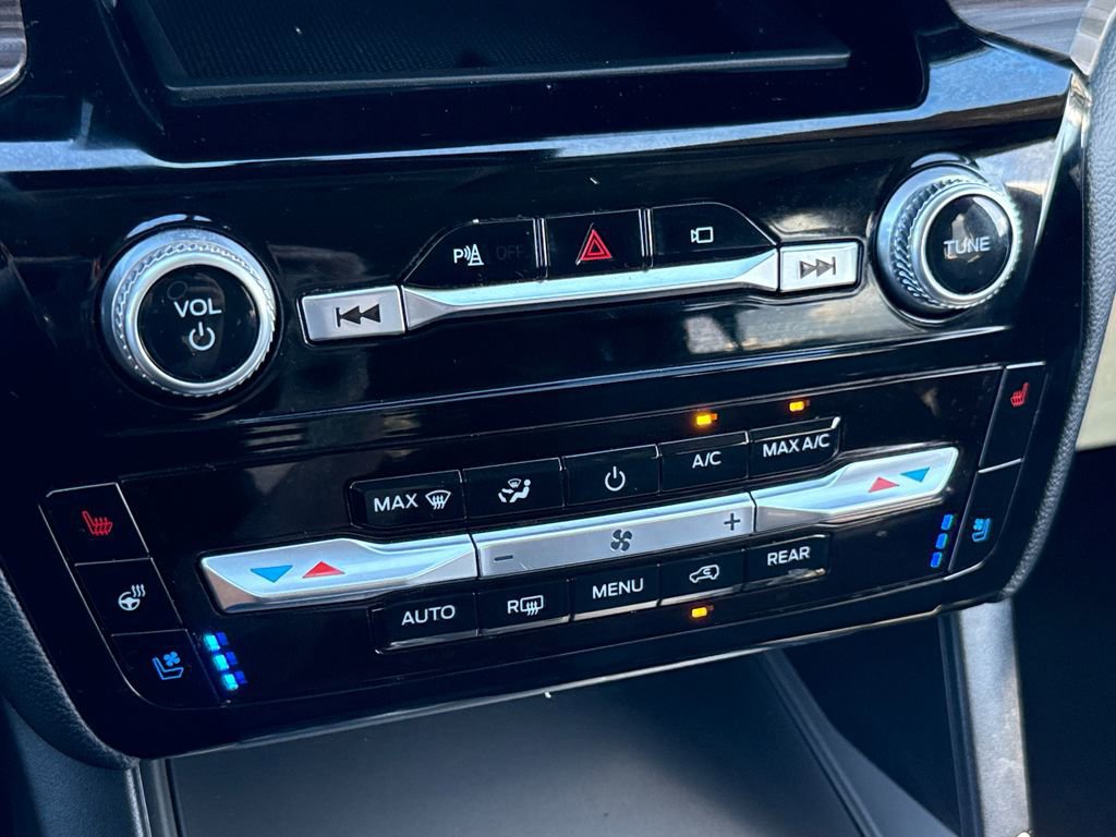 Certified 2022 Ford Explorer Limited w/ Equipment Group 301A image 22