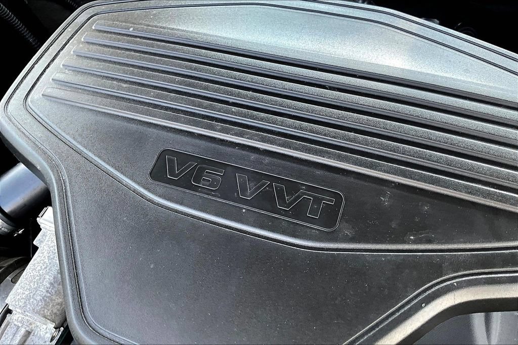 Used 2021 GMC Acadia Denali w/ Denali Technology Package FWD image 34