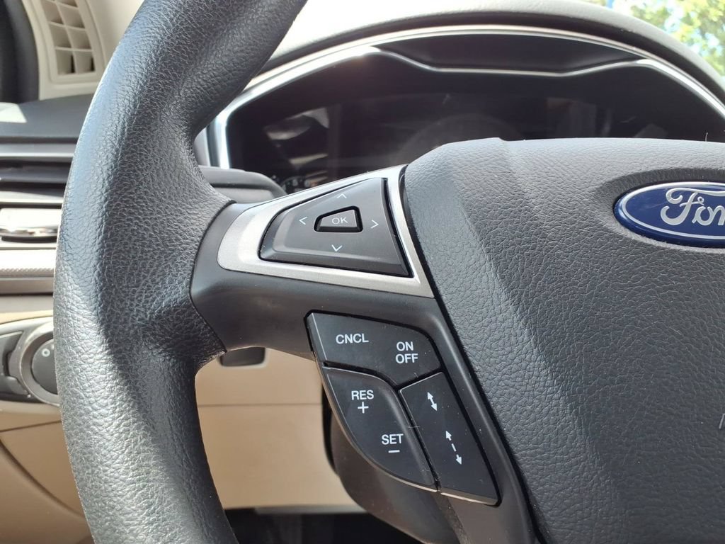 Certified 2020 Ford Fusion SE FWD image 15