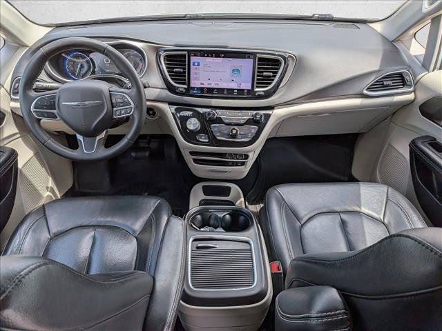 Used 2022 Chrysler Pacifica Touring-L FWD image 18