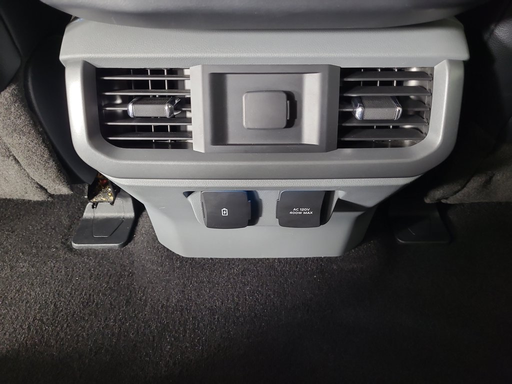 Certified 2022 Ford F150 Lariat w/ Trailer Tow Package AWD/4WD image 17
