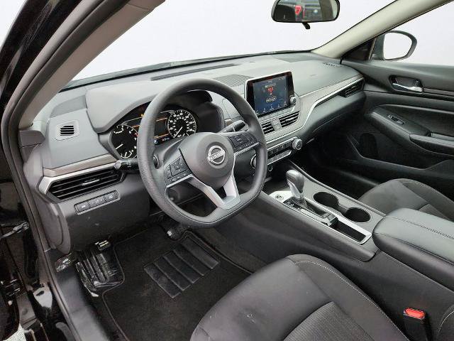 Used 2025 Nissan Altima 2.5 SV FWD image 9
