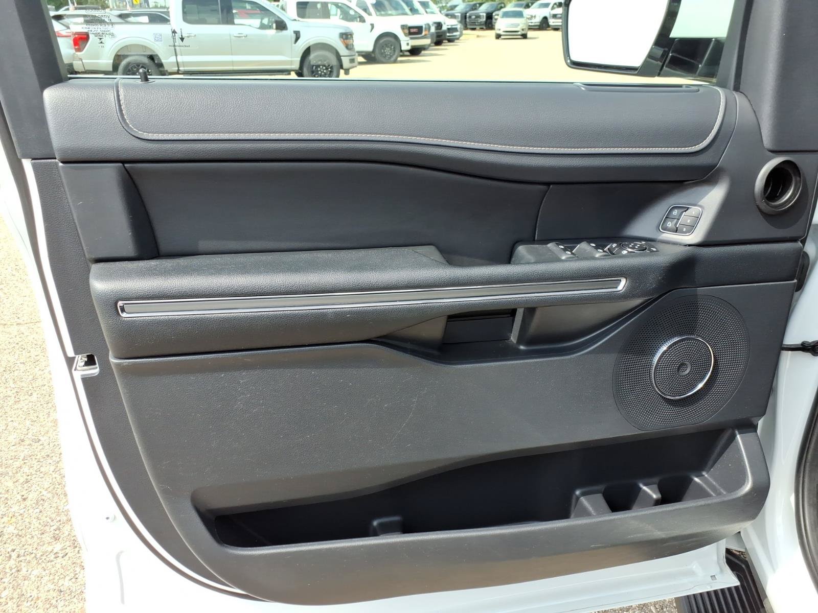 Certified 2024 Ford Expedition XLT AWD/4WD image 17