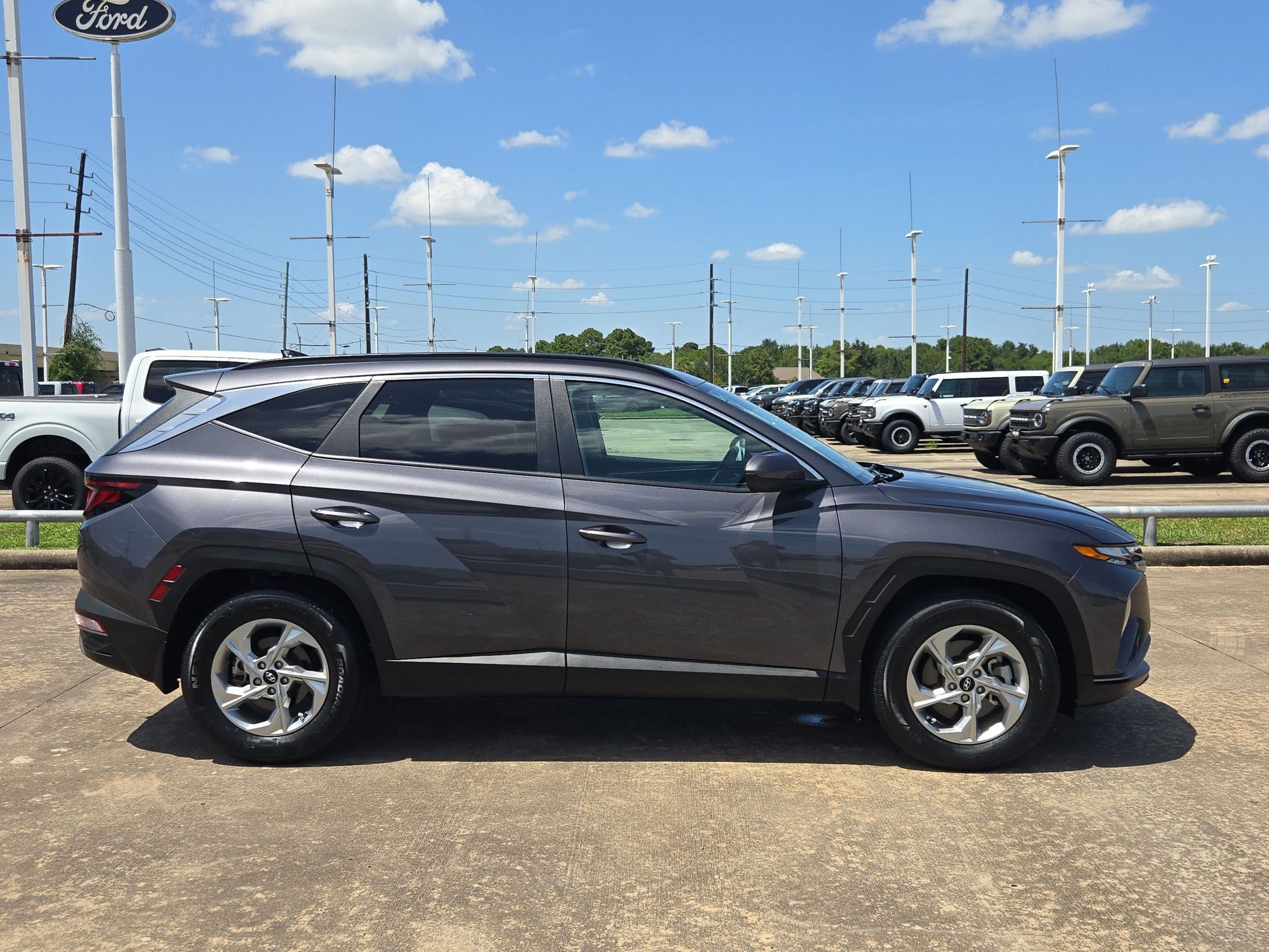 Used 2024 Hyundai Tucson SEL FWD image 2