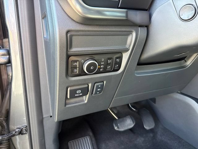 Certified 2025 Ford F150 Platinum w/ Equipment Group 702A High AWD/4WD image 17