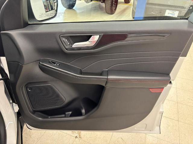 Certified 2025 Ford Escape ST-Line w/ Tech Pack #1 image 16