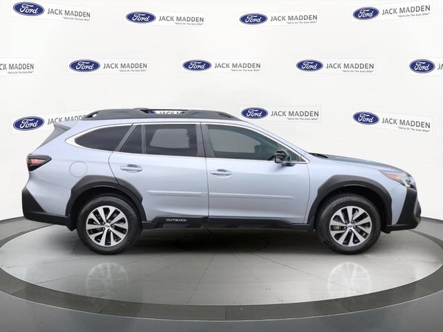 Used 2024 Subaru Outback Premium AWD/4WD image 6
