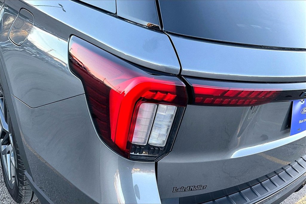 Certified 2025 Ford Explorer ST-Line w/ ST-Line Street Pack image 31