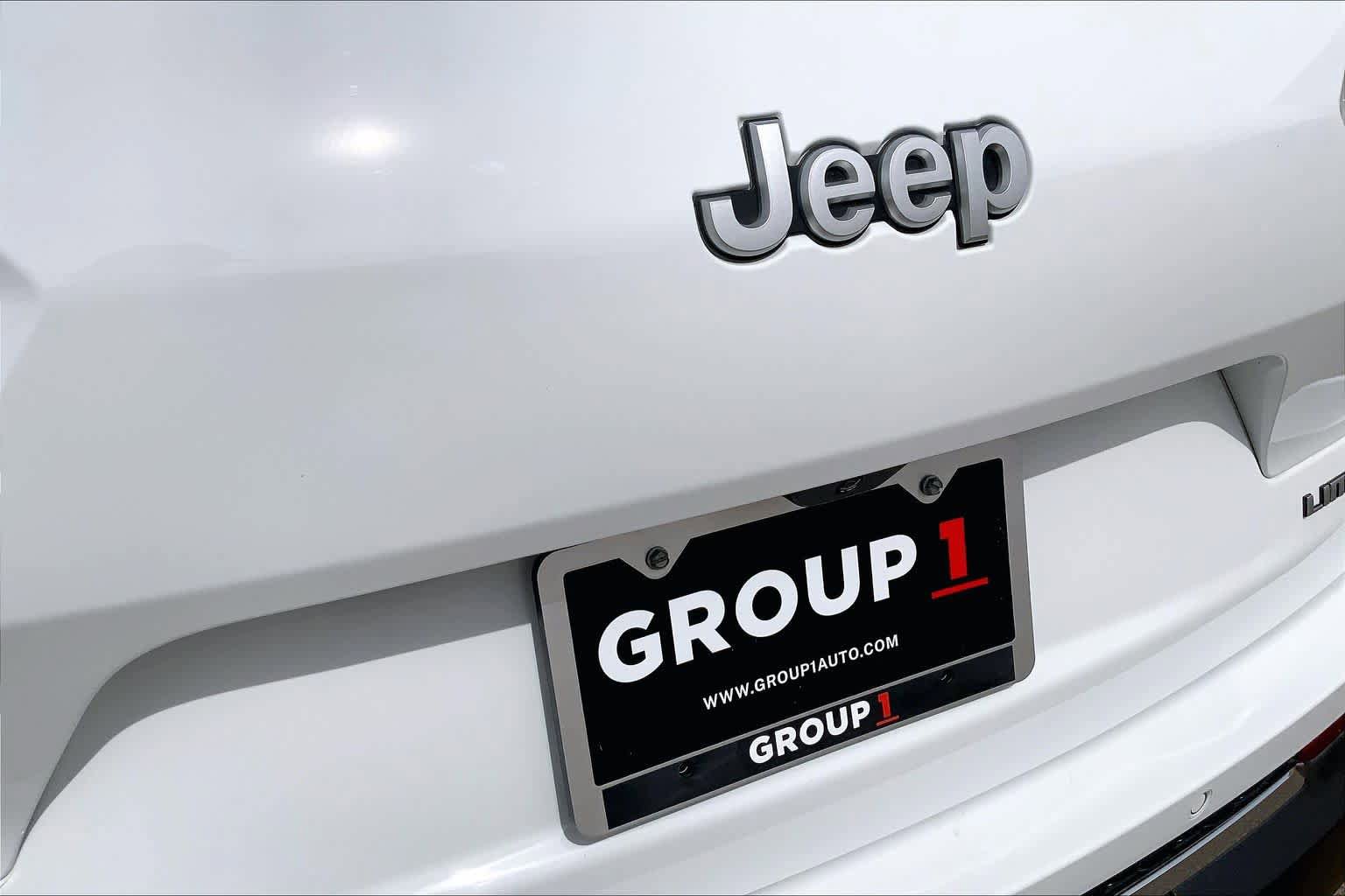 Used 2025 Jeep Grand Cherokee L Limited AWD/4WD image 31
