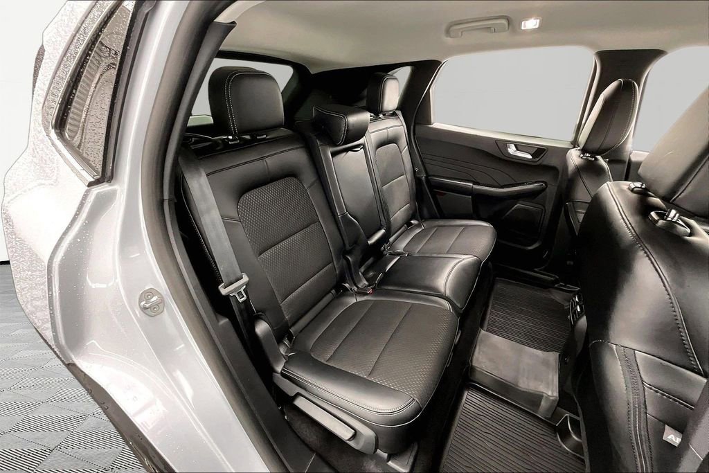 Certified 2025 Ford Escape SE FWD image 27