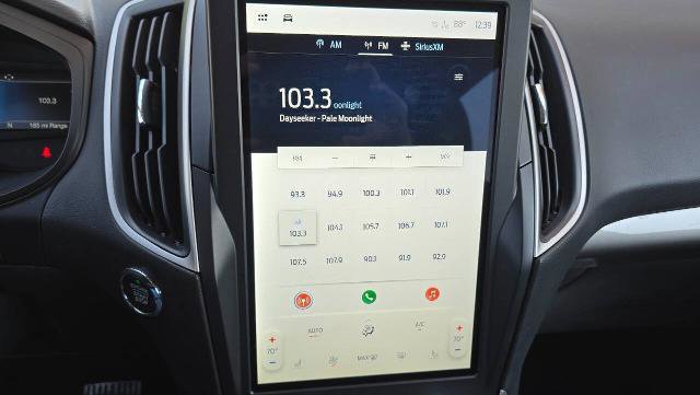 Certified 2024 Ford Edge SEL image 19