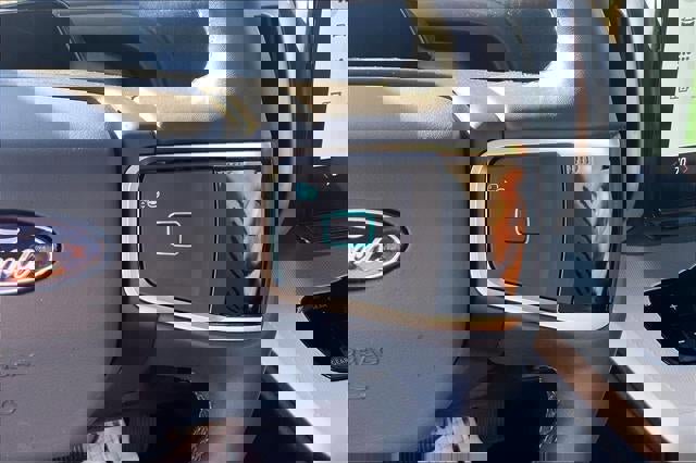 Certified 2025 Ford Expedition Active image 18