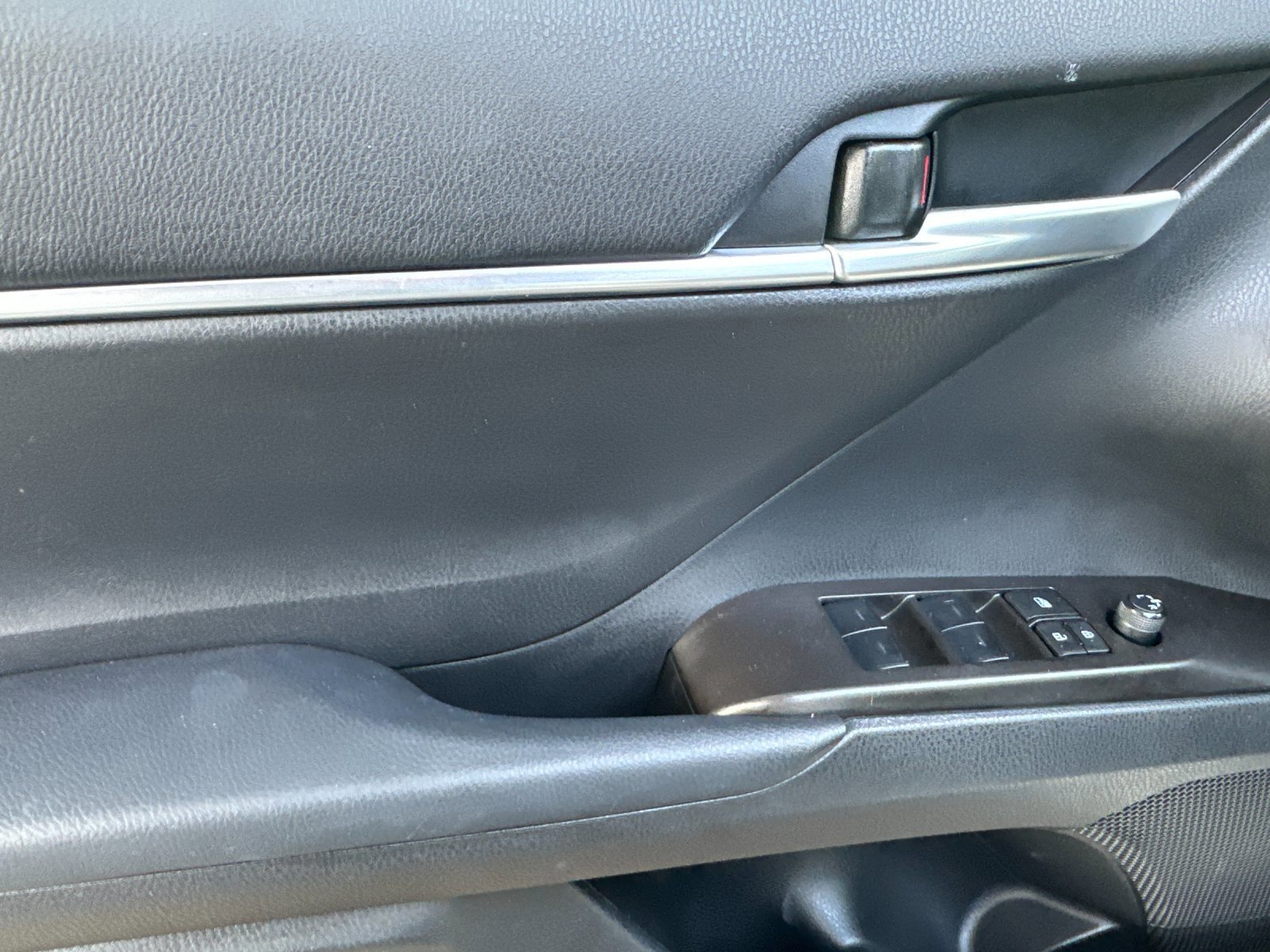 Used 2024 Toyota Camry LE image 11