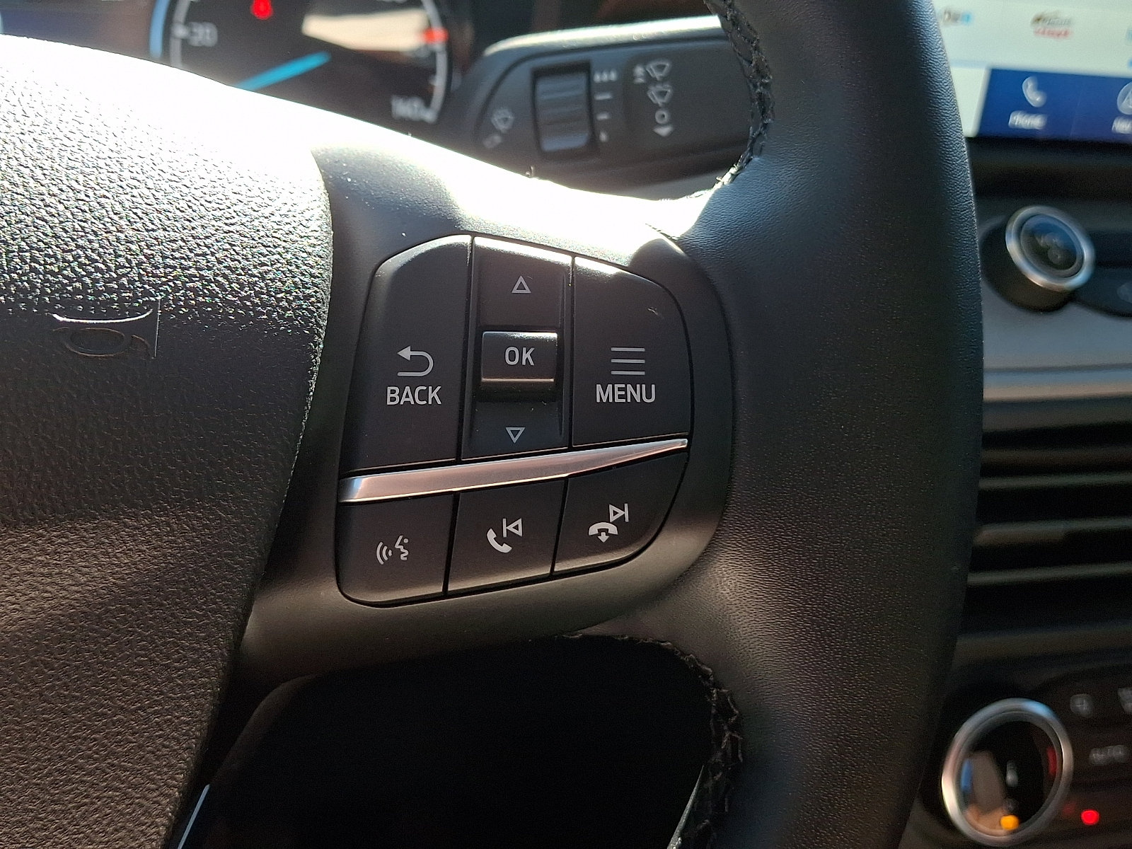 Certified 2024 Ford Maverick Lariat w/ FX4 Off-Road Package AWD/4WD image 24