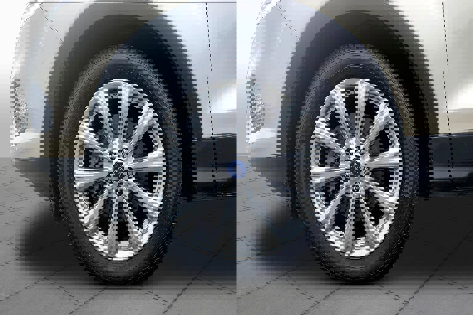 Certified 2018 Ford Escape SE w/ Ford Safe & Smart Package AWD/4WD image 13