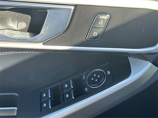 Certified 2022 Ford Explorer XLT w/ Equipment Group 202A image 25