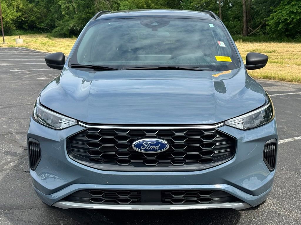 Certified 2023 Ford Escape ST-Line w/ Tech Pack #1 AWD/4WD image 2