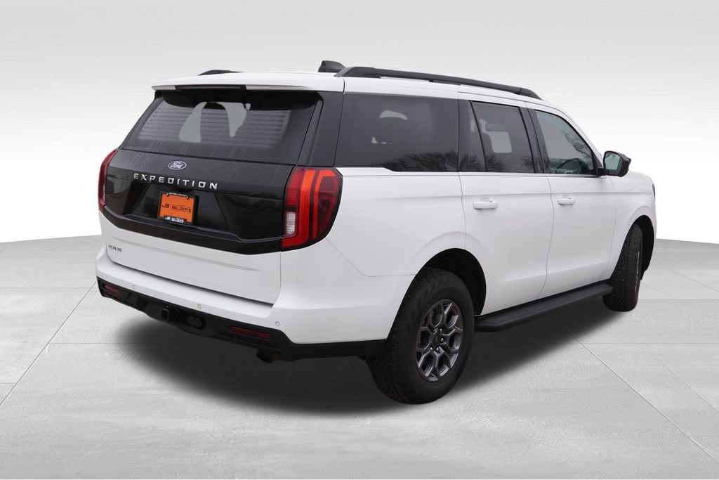 Certified 2025 Ford Expedition Active AWD/4WD image 5