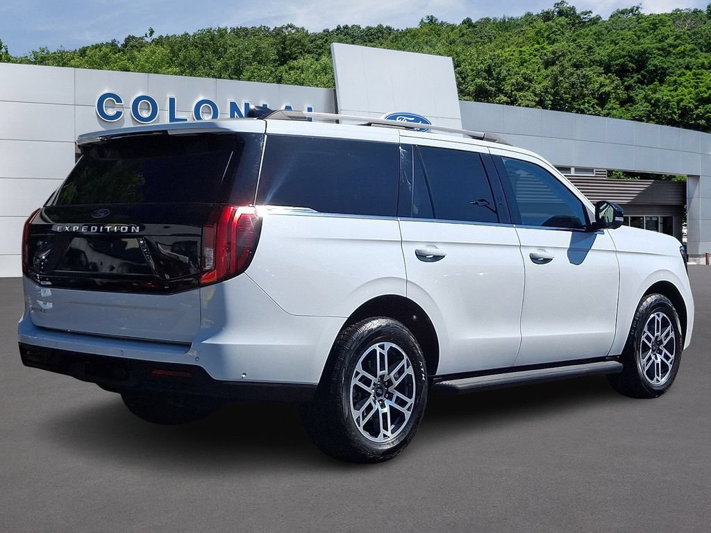 Certified 2025 Ford Expedition Active AWD/4WD image 6
