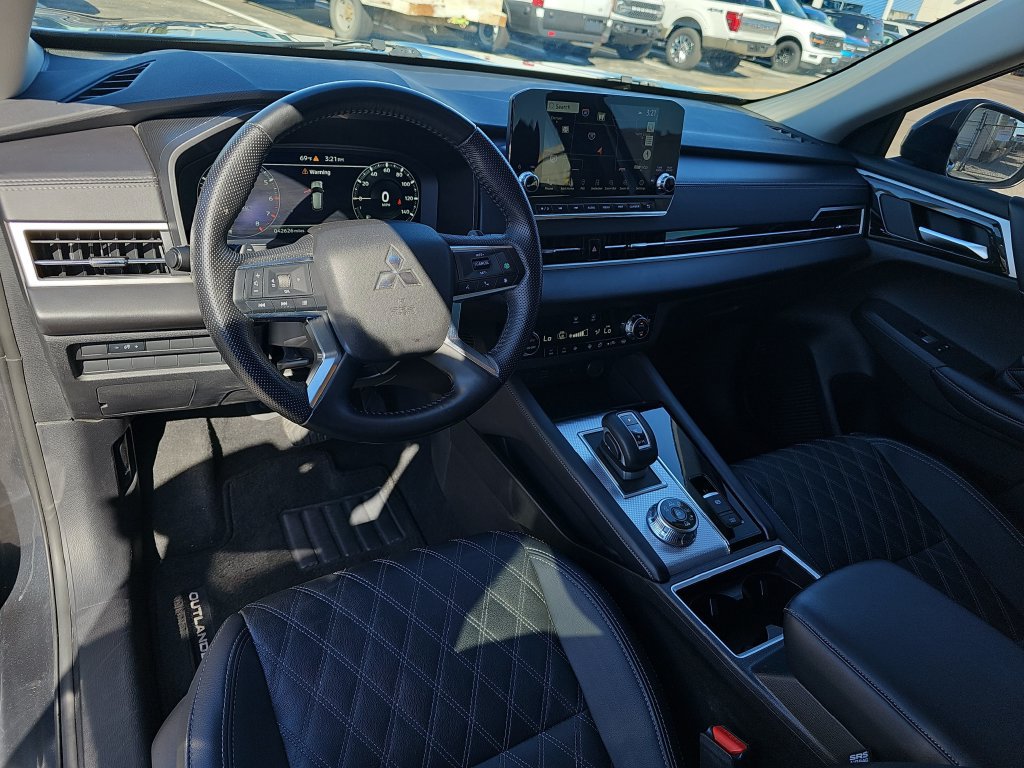 Used 2024 Mitsubishi Outlander SEL Black Edition AWD/4WD image 16