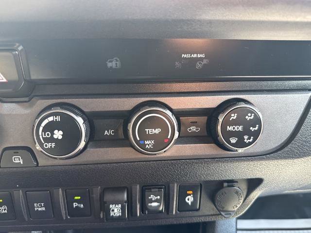 Used 2019 Toyota Tacoma TRD Sport w/ Technology Package AWD/4WD image 16