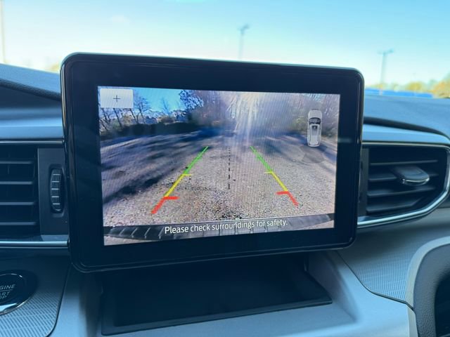 Certified 2022 Ford Explorer XLT w/ Equipment Group 202A image 9