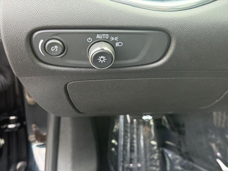 Used 2022 Chevrolet Malibu Premier FWD image 53