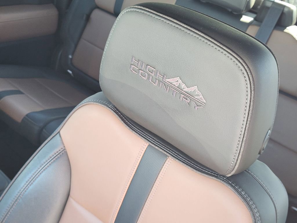 Used 2021 Chevrolet Silverado 2500 High Country image 14