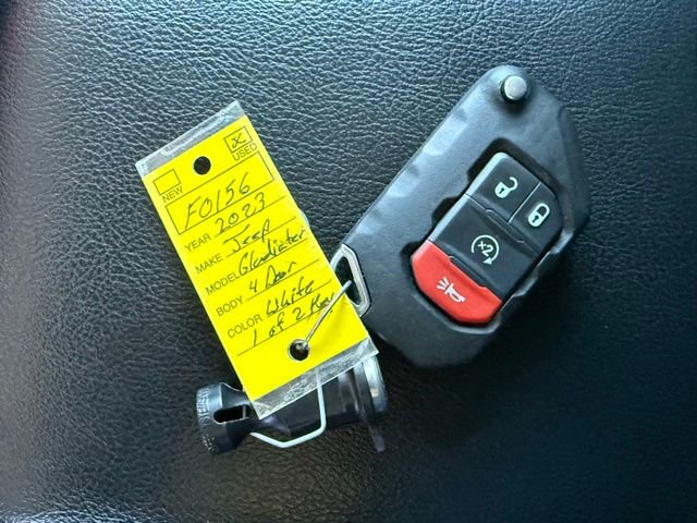 Used 2023 Jeep Gladiator Rubicon w/ LED Lighting Group AWD/4WD image 35