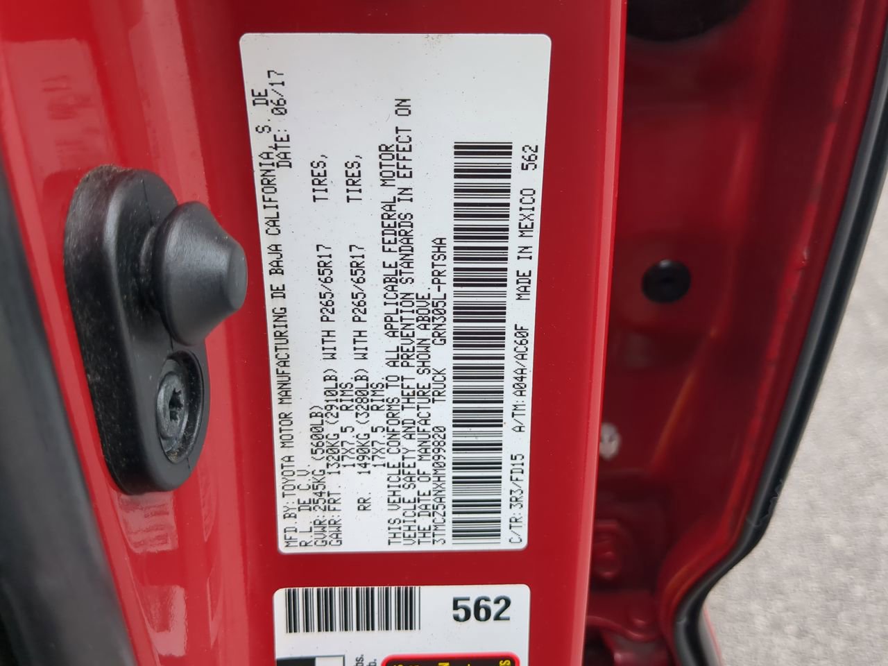 Used 2017 Toyota Tacoma TRD Sport w/ Tow Package (A/T) AWD/4WD image 28