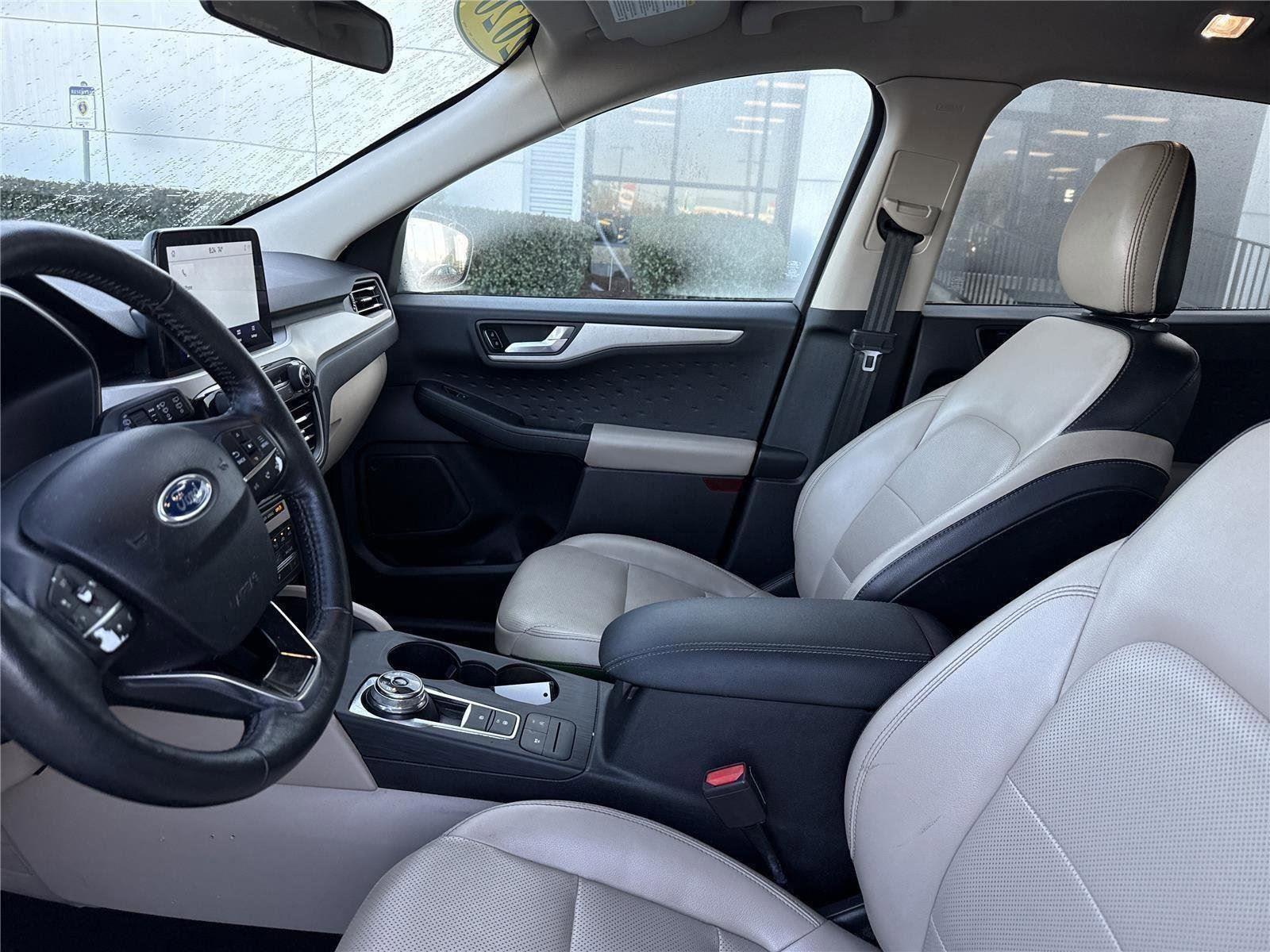 Certified 2020 Ford Escape SEL image 4