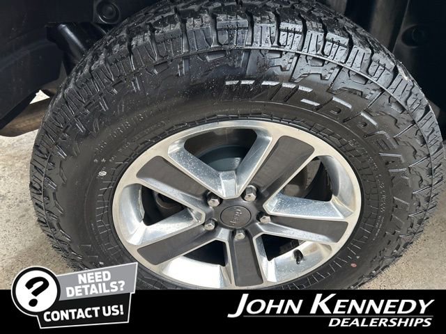 Used 2019 Jeep Wrangler Unlimited Sahara AWD/4WD image 11
