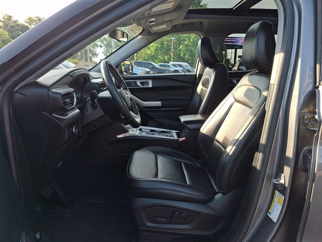 Certified 2023 Ford Explorer XLT w/ Equipment Group 202A AWD/4WD image 16