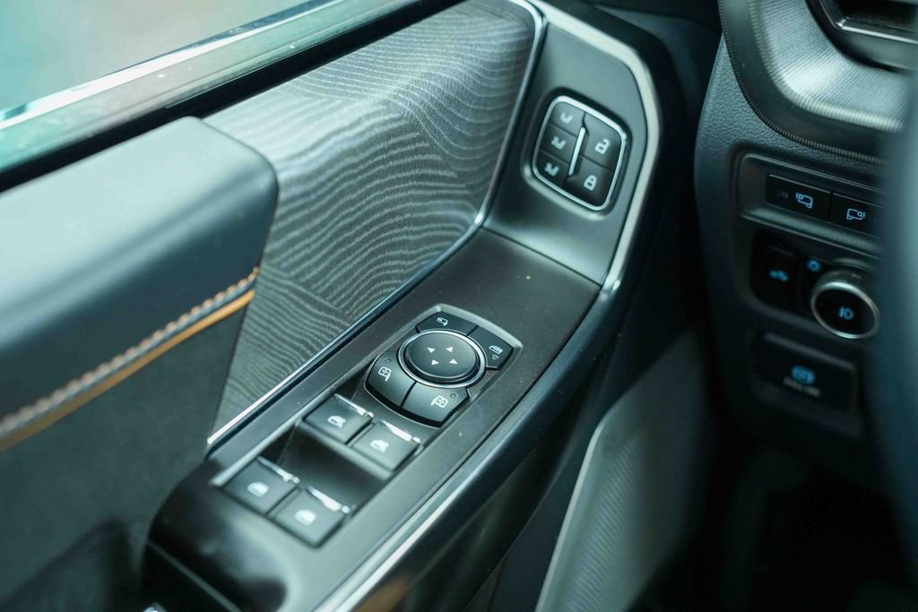 Certified 2023 Ford F150 Platinum AWD/4WD image 28