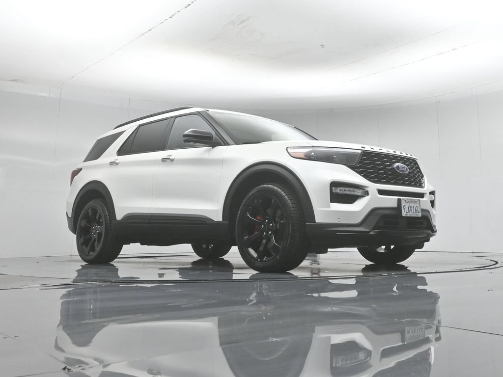 Certified 2023 Ford Explorer ST w/ Equipment Group 401A AWD/4WD image 4