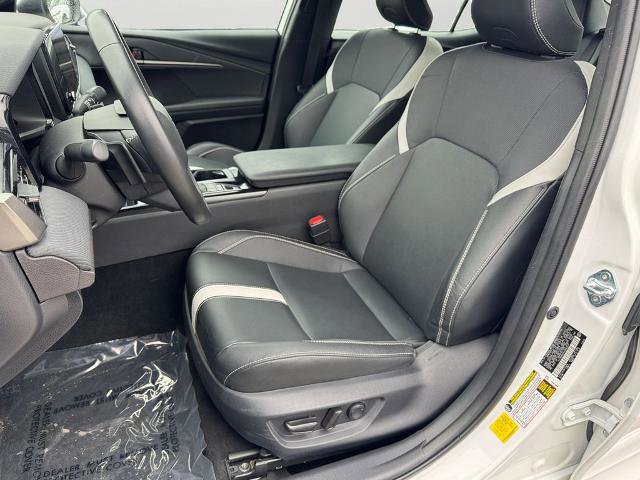 Used 2025 Toyota Camry SE FWD image 14