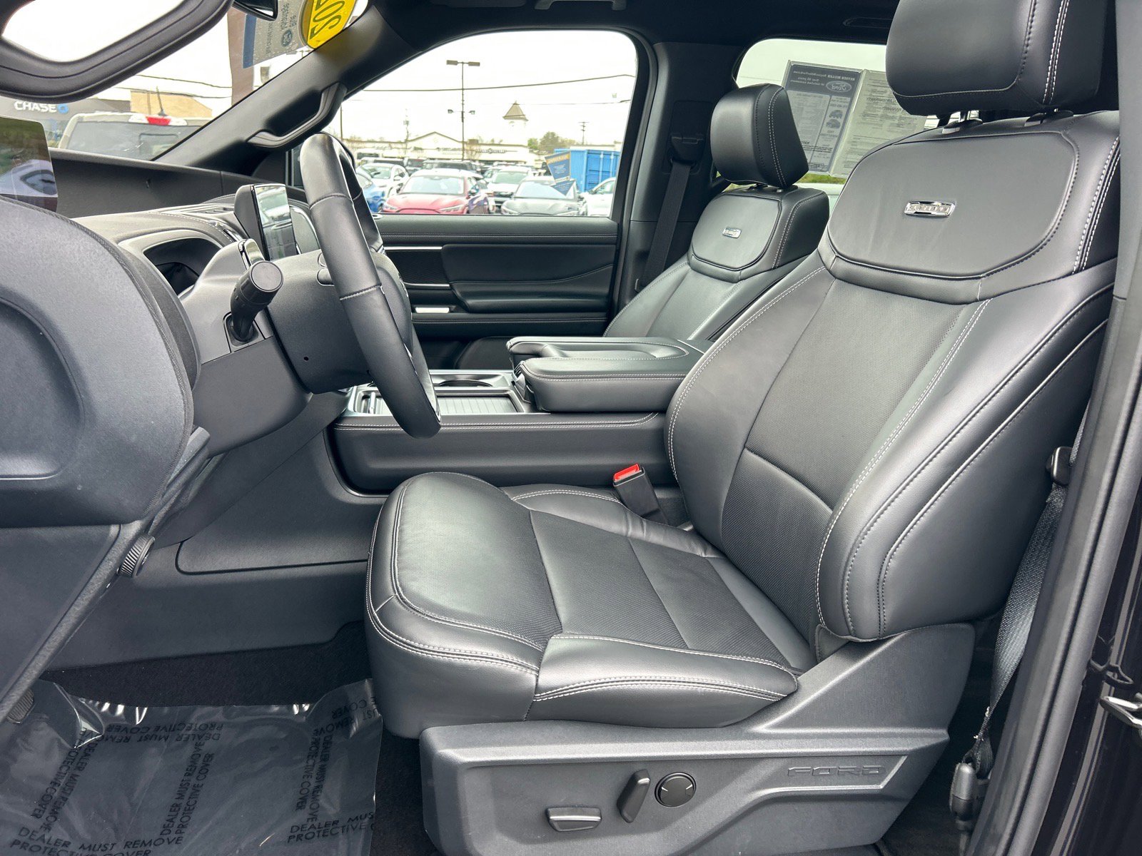 Certified 2025 Ford Expedition Max Platinum w/ Stealth Performance Package AWD/4WD image 8
