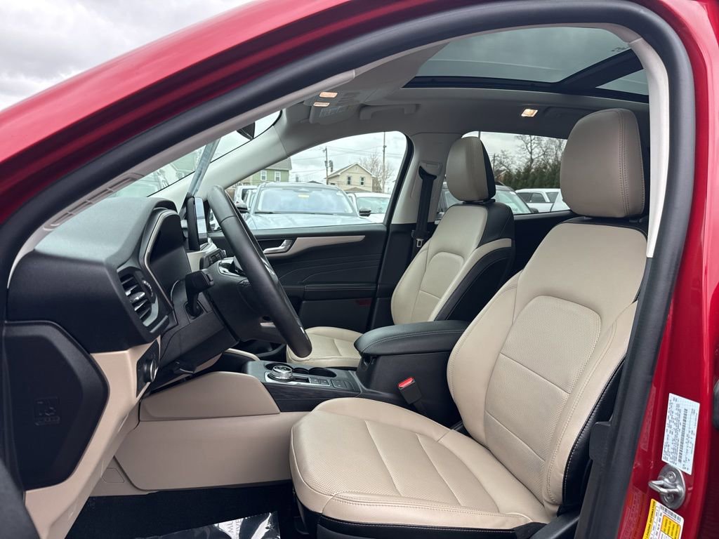 Certified 2022 Ford Escape SEL image 17