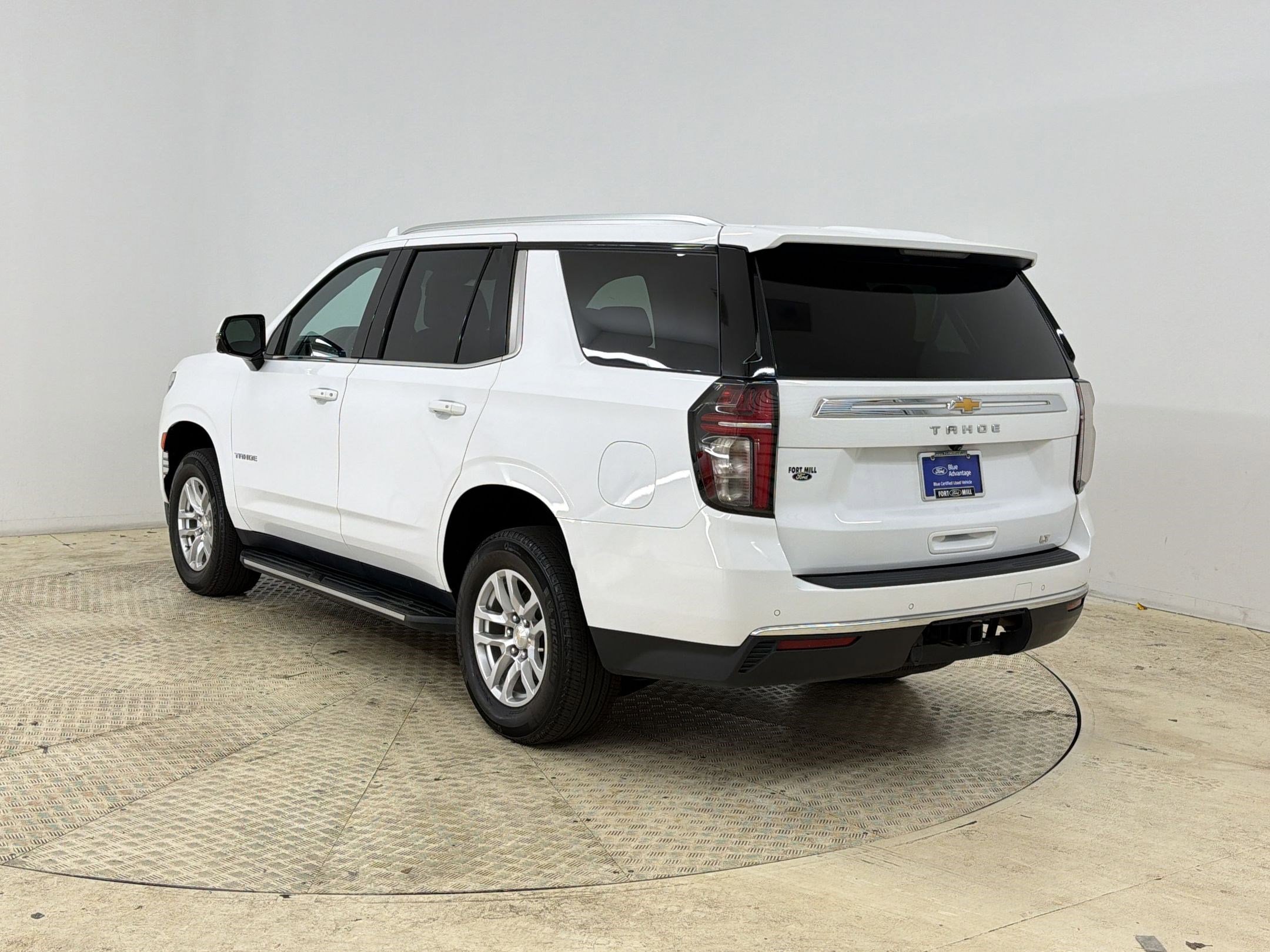 Used 2023 Chevrolet Tahoe LT w/ Luxury Package image 3
