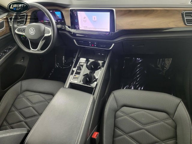 Used 2025 Volkswagen Atlas SE AWD/4WD image 35